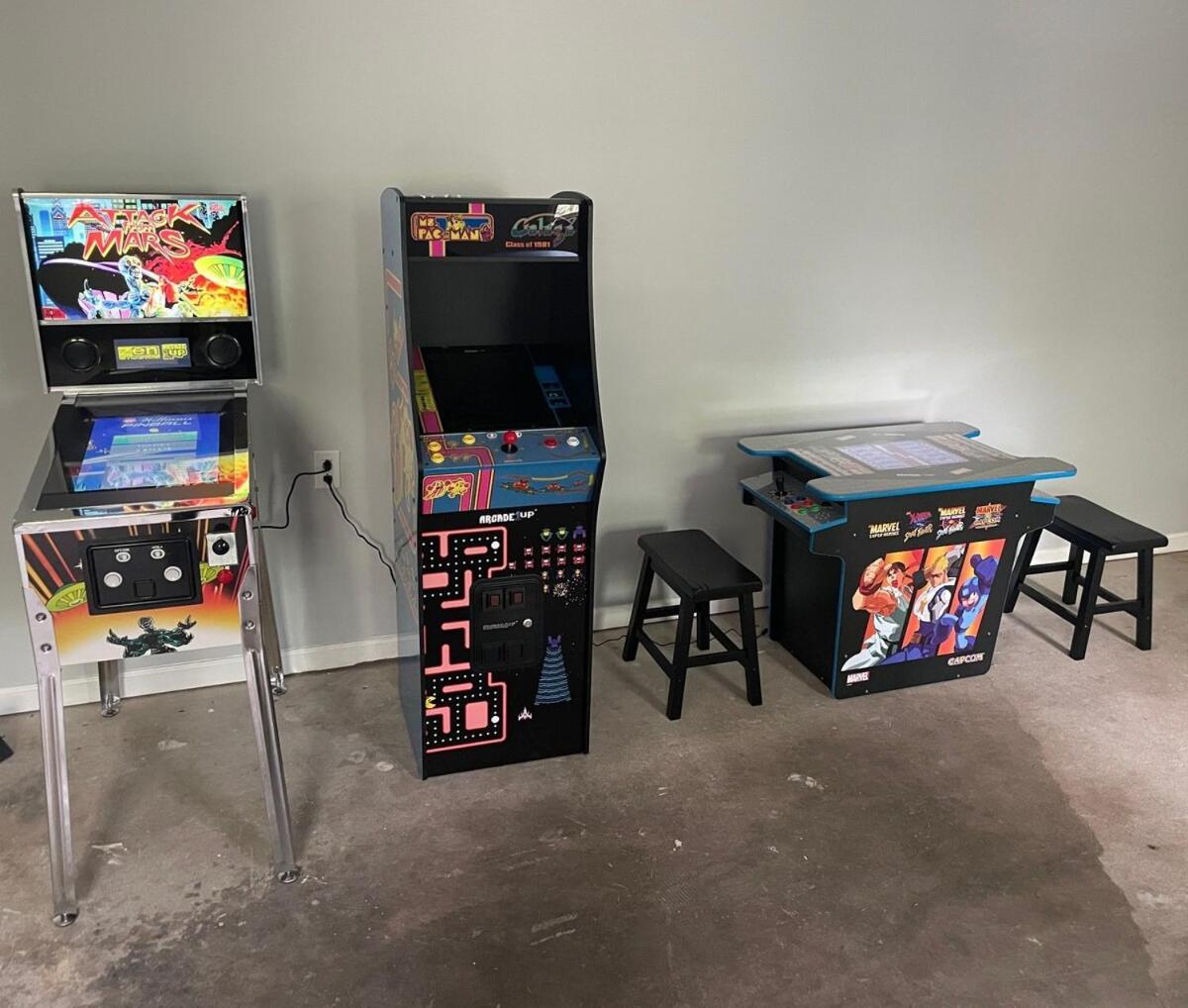 Cozy Home With Arcade, Ping Pong & Fenced Backyard ลอว์เรนซ์วิลล์ ภายนอก รูปภาพ